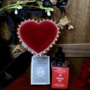 B&BW Valentine's Day Cupid's Velvet Heart Wallflower Plug & Forever Red Refill